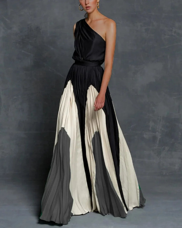 Sophisticated women's pleated one-shoulder maxi dress, ideal for wedding guests, parties, or formal evening events.
