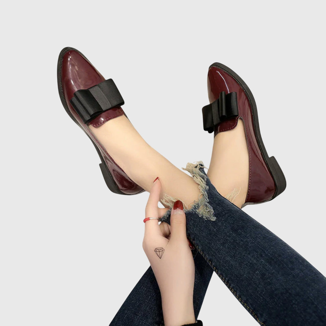 Stylish women's orthopaedic loafers for enduring comfort. Elegant slip-on shoes perfect for everyday fashion.