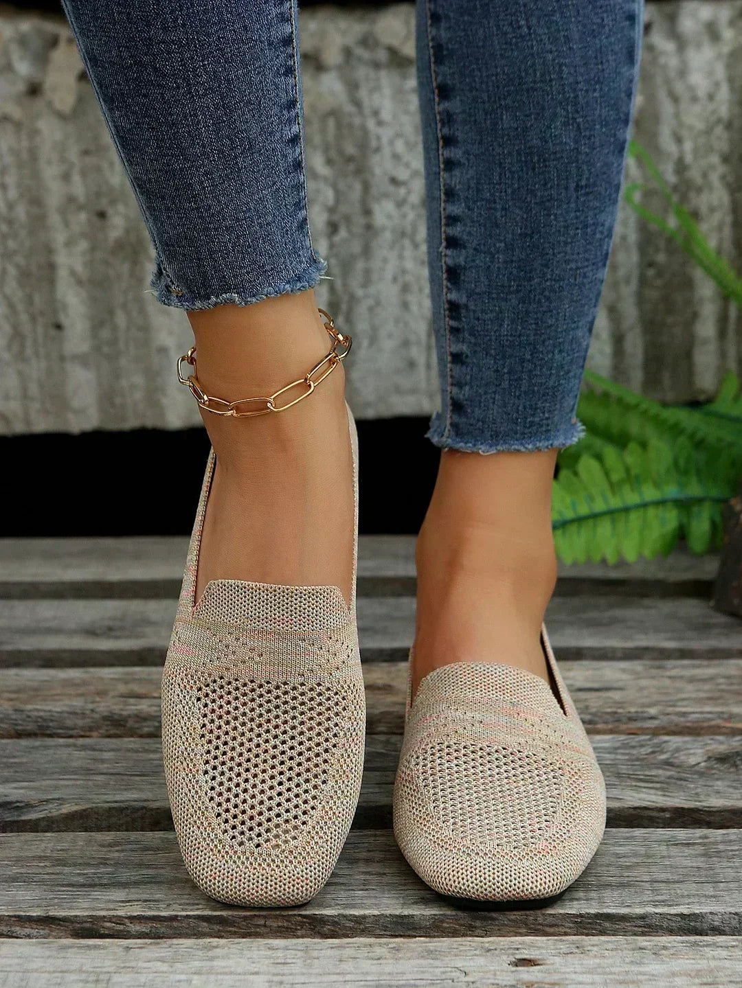 Premium women's orthopedic shoes, elegant, with arch support for comfortable daily wear.