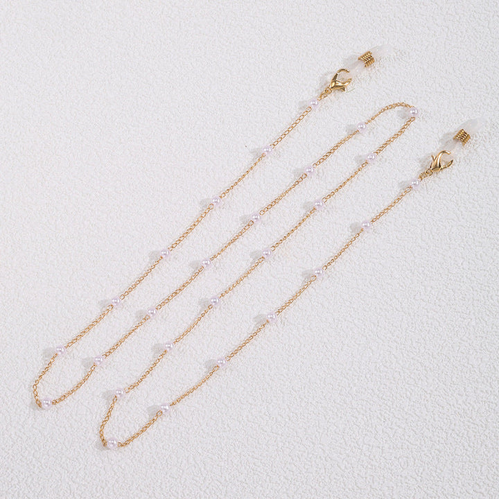 Luxurious gold pearl chain necklace for women, an elegant fashion accessory with classic style, perfect pearl jewelry.