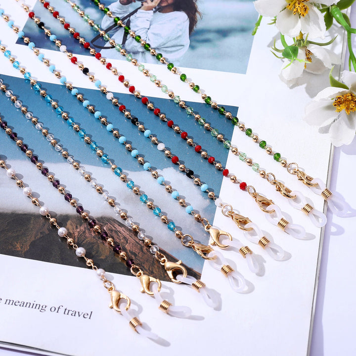 Elegant women's pearl & gold accent necklace, a timeless jewelry accessory perfect for fashion gifts.