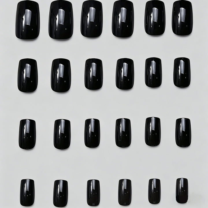 Elegant women's press-on nail set with glamorous design for instant manicure beauty.