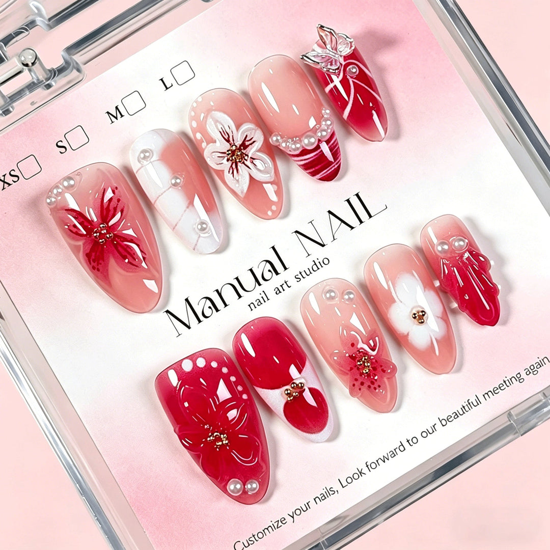 Elegant women's press-on nails with delicate floral design. Perfect decorative false nails for a quick manicure.