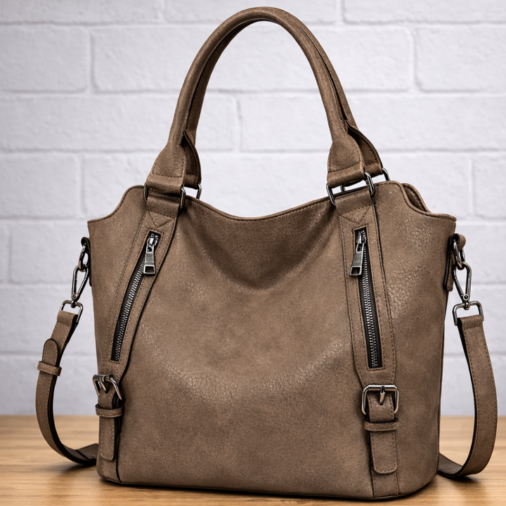 Versatile women's quilted bag, perfect as an elegant crossbody or shoulder fashion accessory.