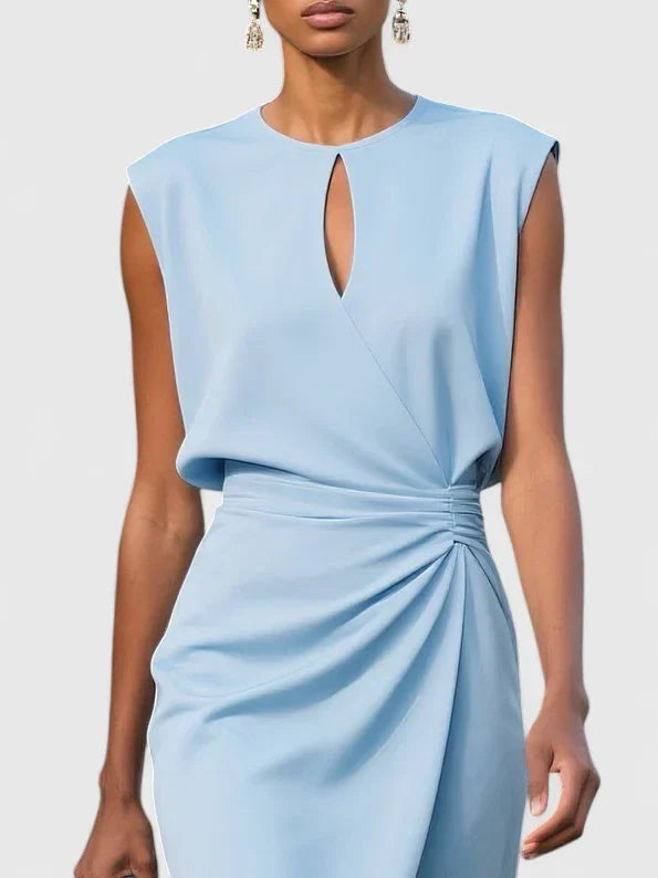 Fashionable women's midi dress with an elegant ruched waist, ideal for chic summer and formal events.
