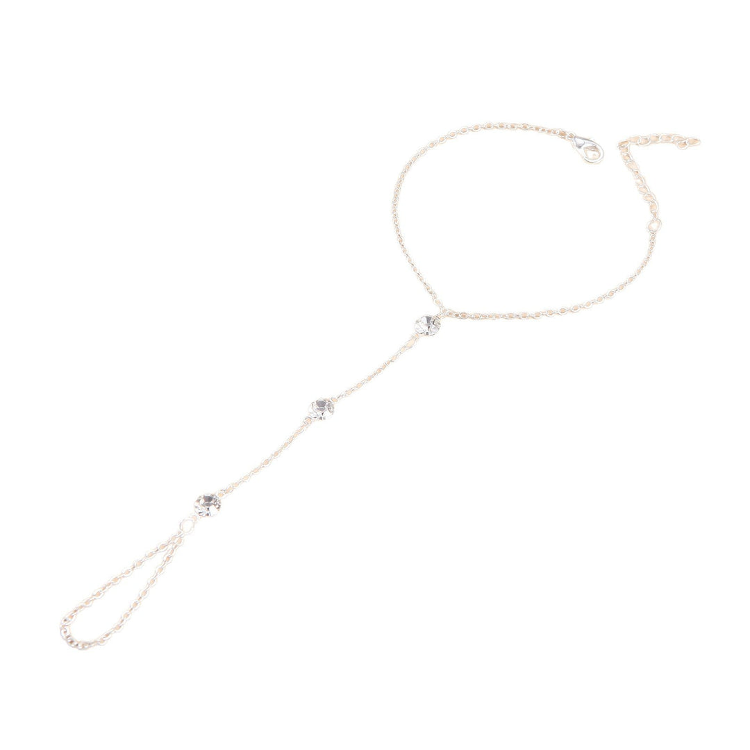 Sparkling crystal and silver drop necklace for women, a sophisticated and elegant jewelry piece.