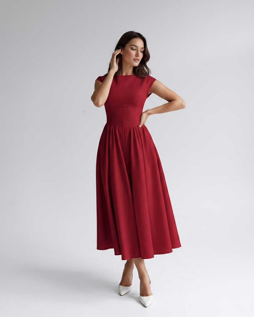 Fashionable women's sleeveless A-line midi dress, midi length, summer & autumn style.