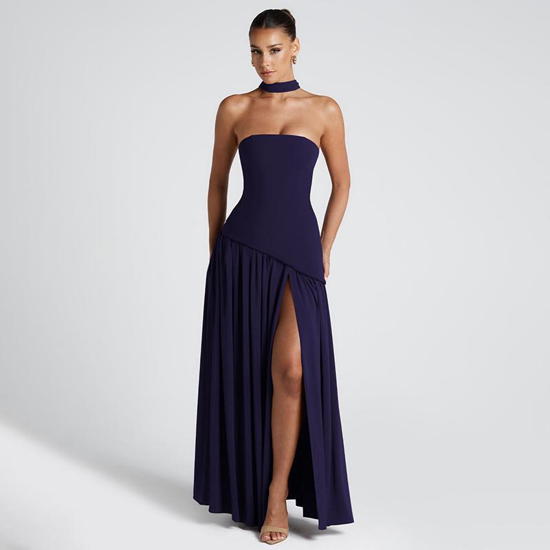 Sleeveless elegant maxi party dress for women. A chic bodycon evening gown, perfect for formal occasions.