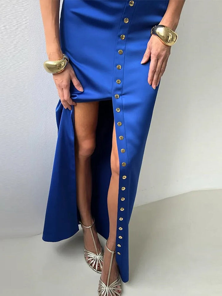 Chic women's sleeveless two-piece set, a button-up cropped top & elegant maxi skirt. Ideal for summer outfits & events.