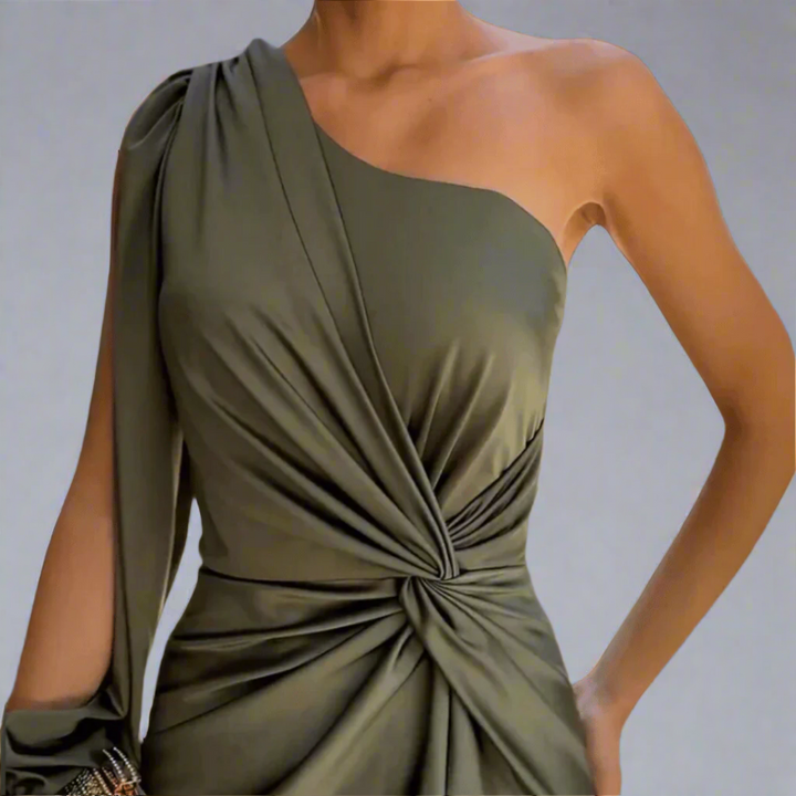 Flowy women's formal maxi dress, V-neck & sleeveless, ideal for elegant party wear & special evening events.