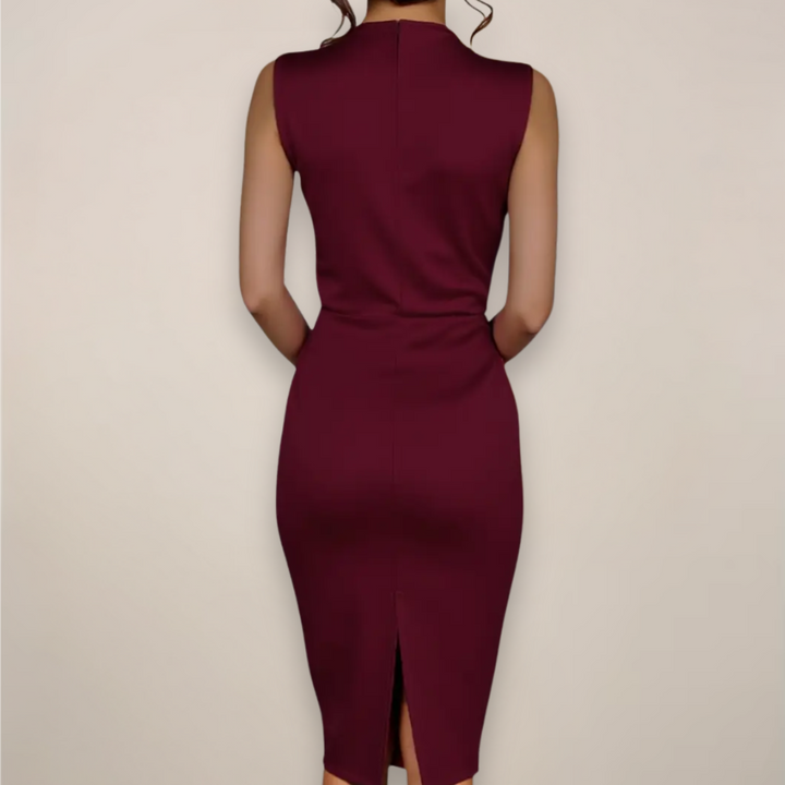 Stylish women's sleeveless midi dress. Versatile for spring/summer, casual to formal events. Chic and comfortable.