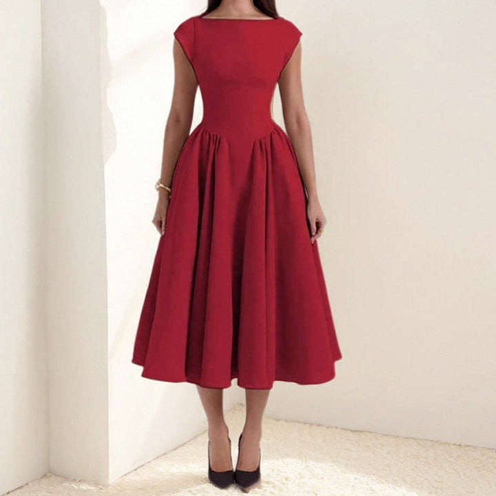 Chic women's pleated midi dress with sleeveless design, suitable for elegant summer parties or formal occasions.