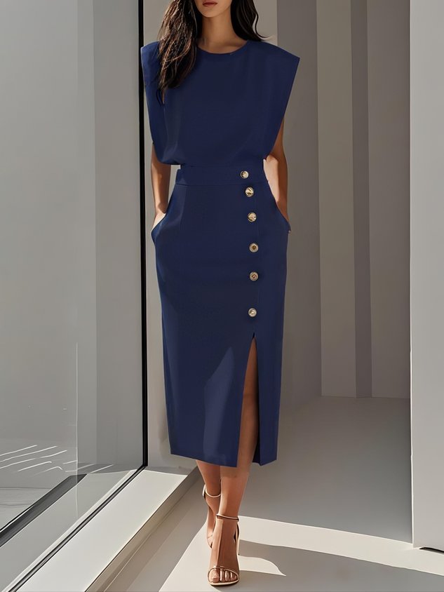 Women's sleeveless round neck midi dress, an elegant and versatile choice for any season and occasion.