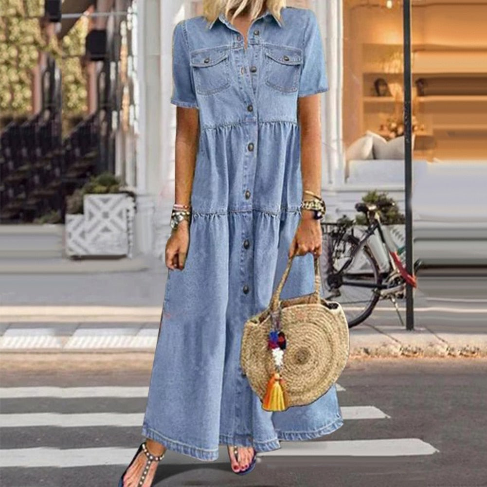 Chic women's midi dress with an elegant, slimming fit. Versatile design suitable for semi-formal or casual wear.