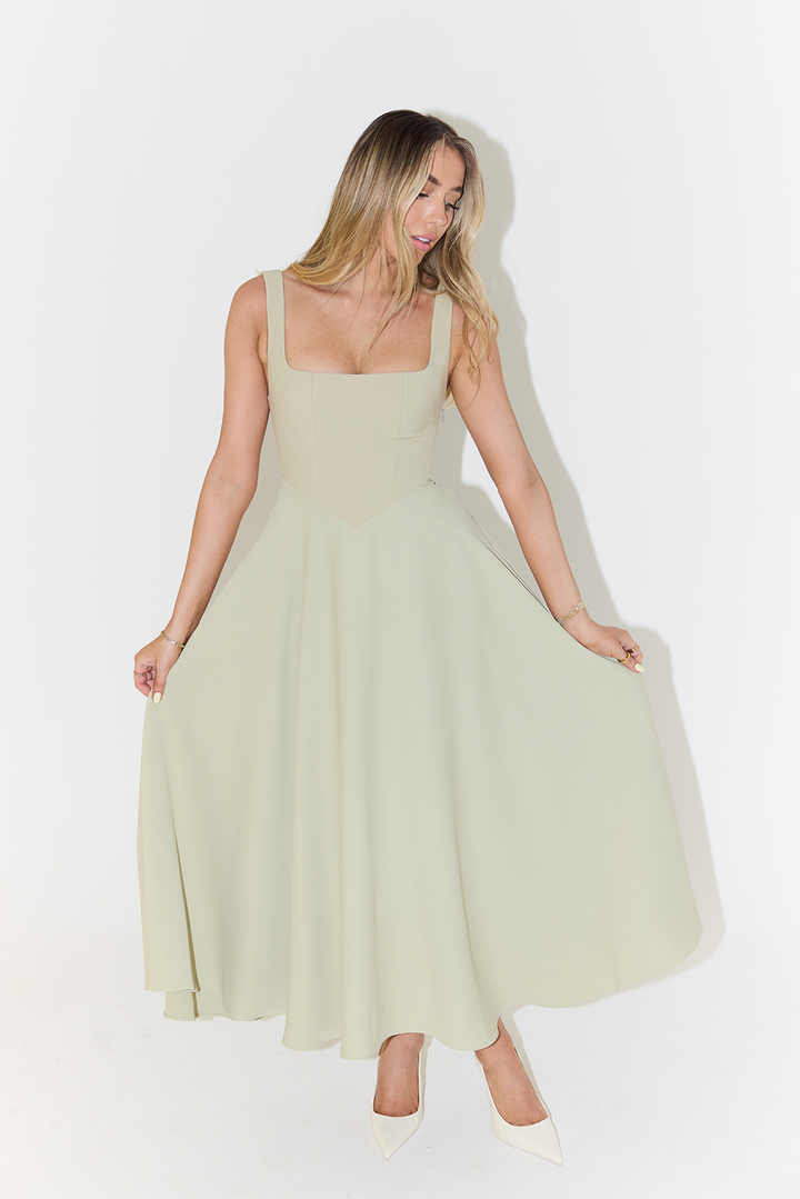 Women's fashion elegant square neck midi dress, a chic and versatile design for modern women.