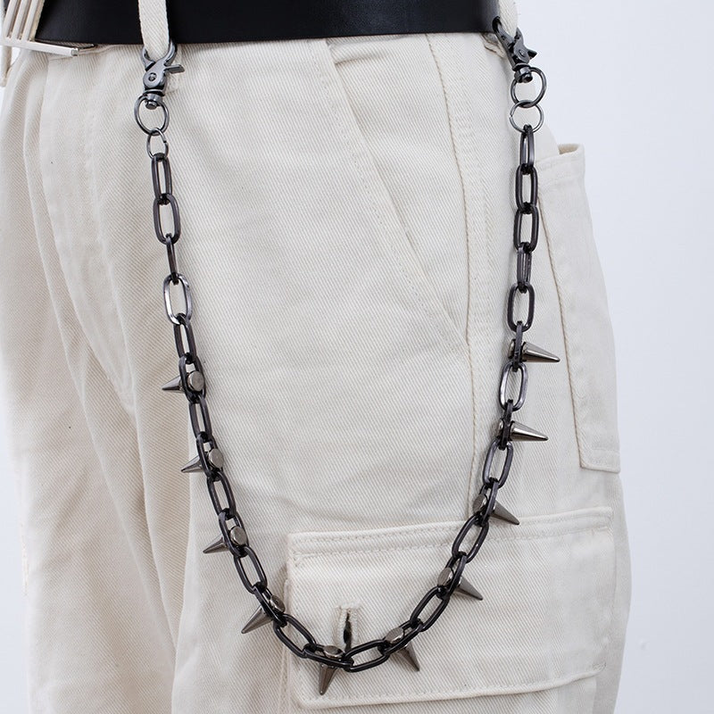 An elegant statement piece, this women's necklace boasts modern design and chic style, a perfect fashion accessory.