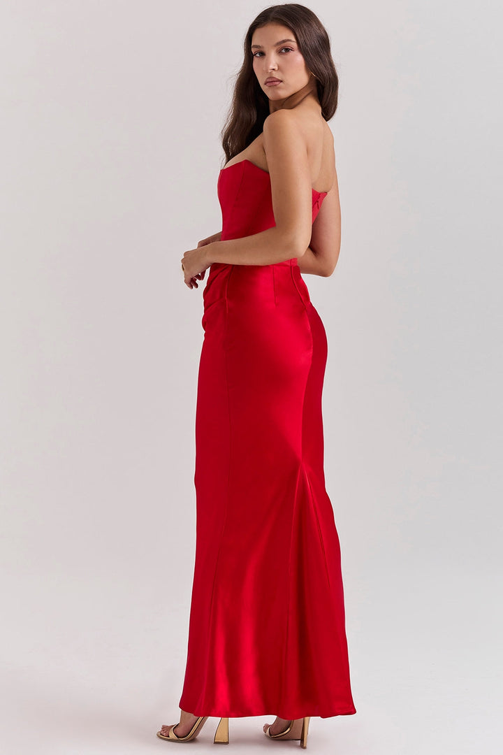 Chic women's strapless maxi dress, long & elegant, ideal for wedding guests & formal events.