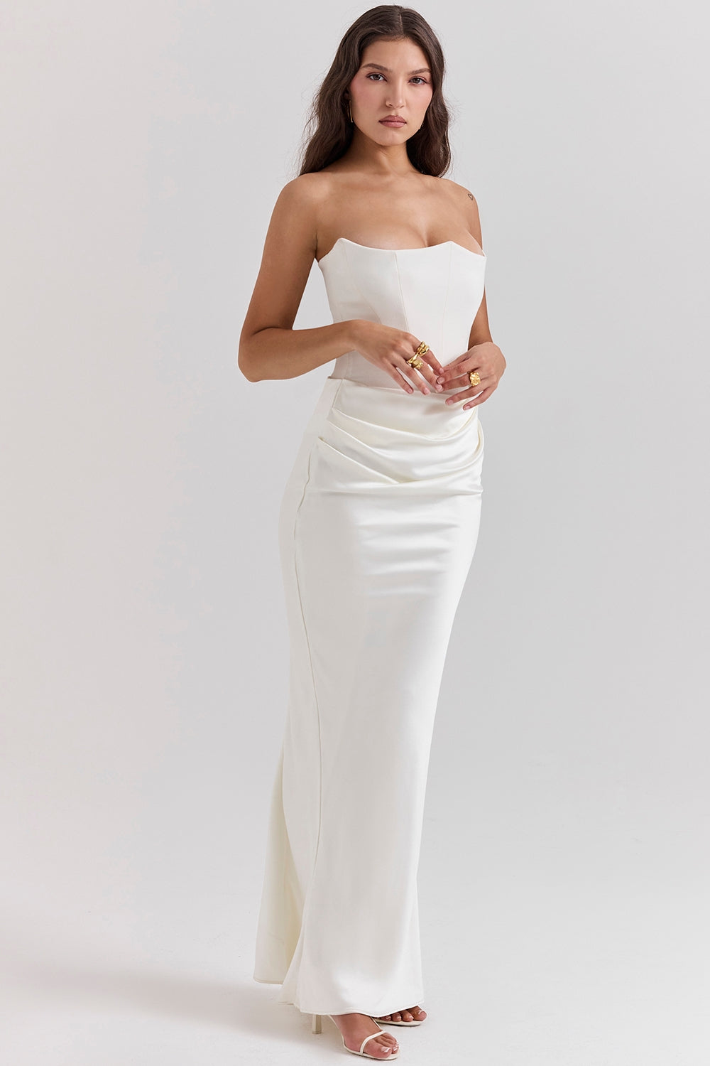 Women's elegant strapless maxi dress, a perfect choice for wedding guests and formal wear.