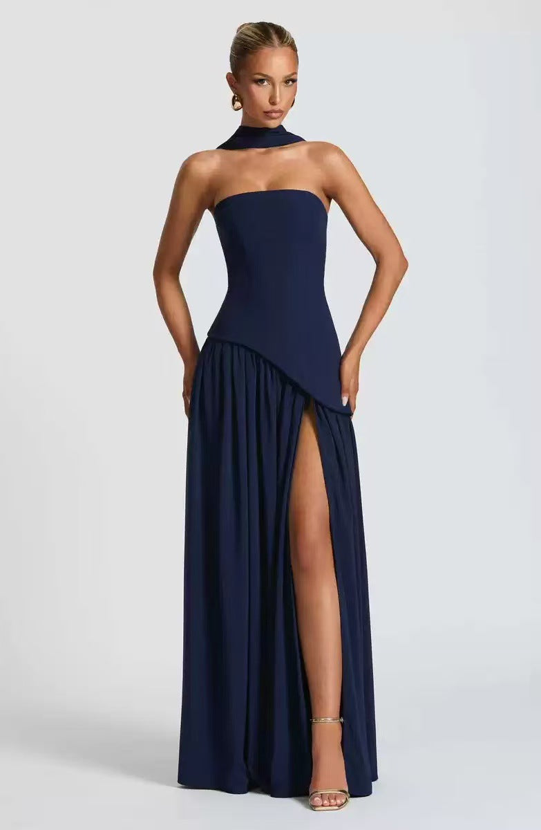 Beautiful strapless maxi evening dress for women, designed with an elegant leg slit. Ideal for formal events.