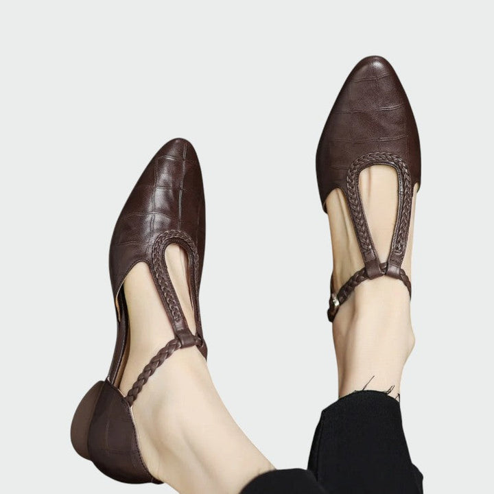 Comfortable & versatile women's T-Bar Mary Jane shoes. Pointed toe & block heel offer elegant style for everyday.