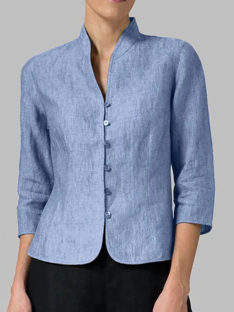 Elegant women's tailored black blazer for professional office wear. Stylish and versatile outerwear.