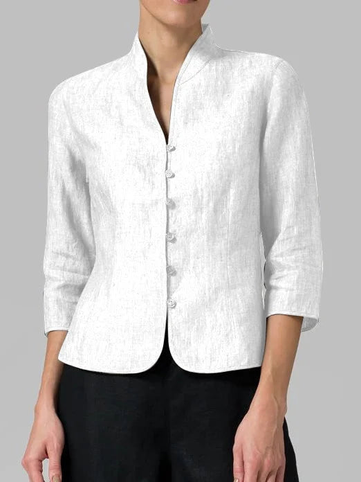 Classic black women's tailored blazer, ideal for professional office wear. Elegant and stylish outerwear.