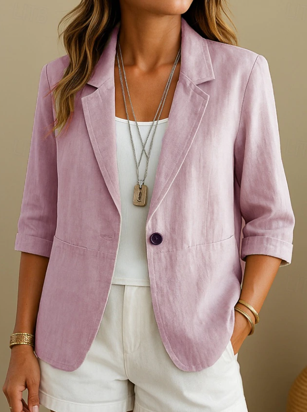 Elegant women's tailored blazer for business casual & smart everyday wear. Versatile layering jacket in a chic design.