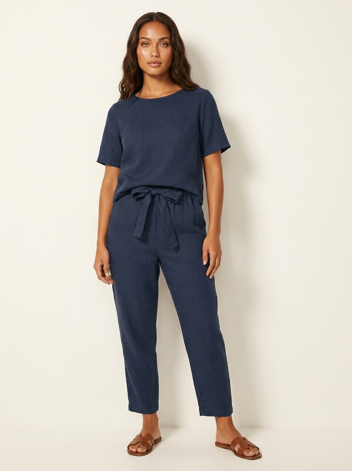 Elegant women's tie-waist two-piece summer set in a flowing fabric, comfortable and stylish.