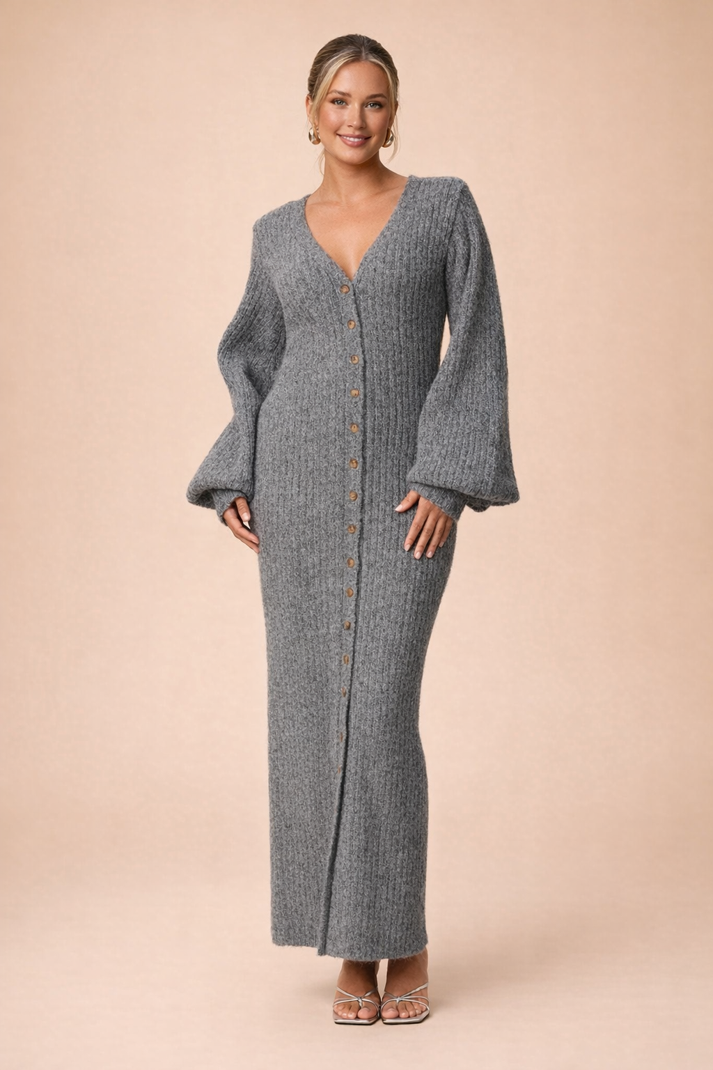 Women's versatile V-neck midi dress and matching cardigan set. Chic, comfortable, ideal for modern feminine style.