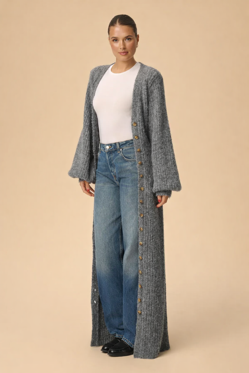 Sophisticated women's dress & cardigan ensemble. This elegant two-piece midi set offers style and comfort for all occasions.