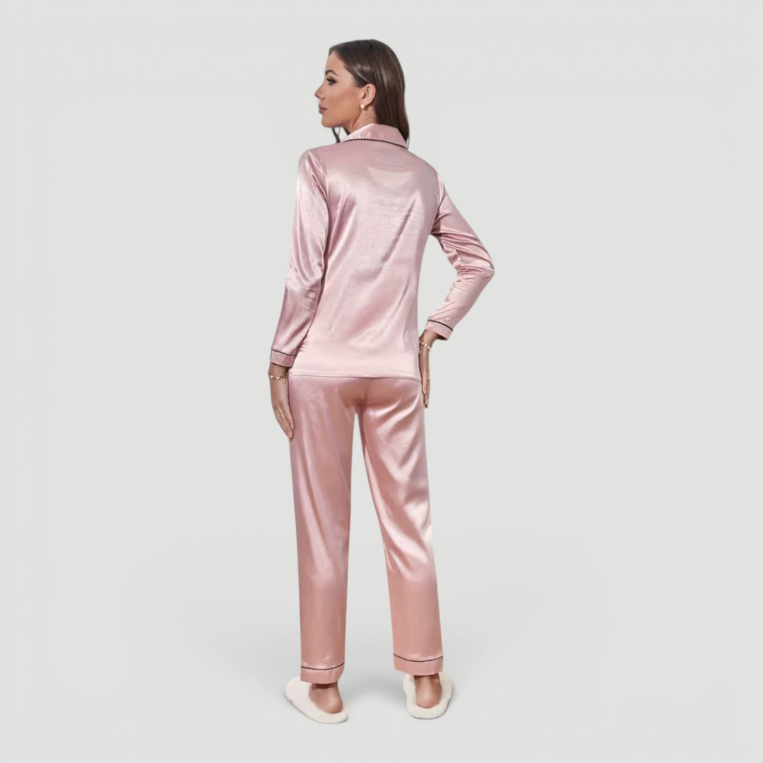 Versatile women's two-piece pajama set, combining elegant design with soft comfort for sleep.
