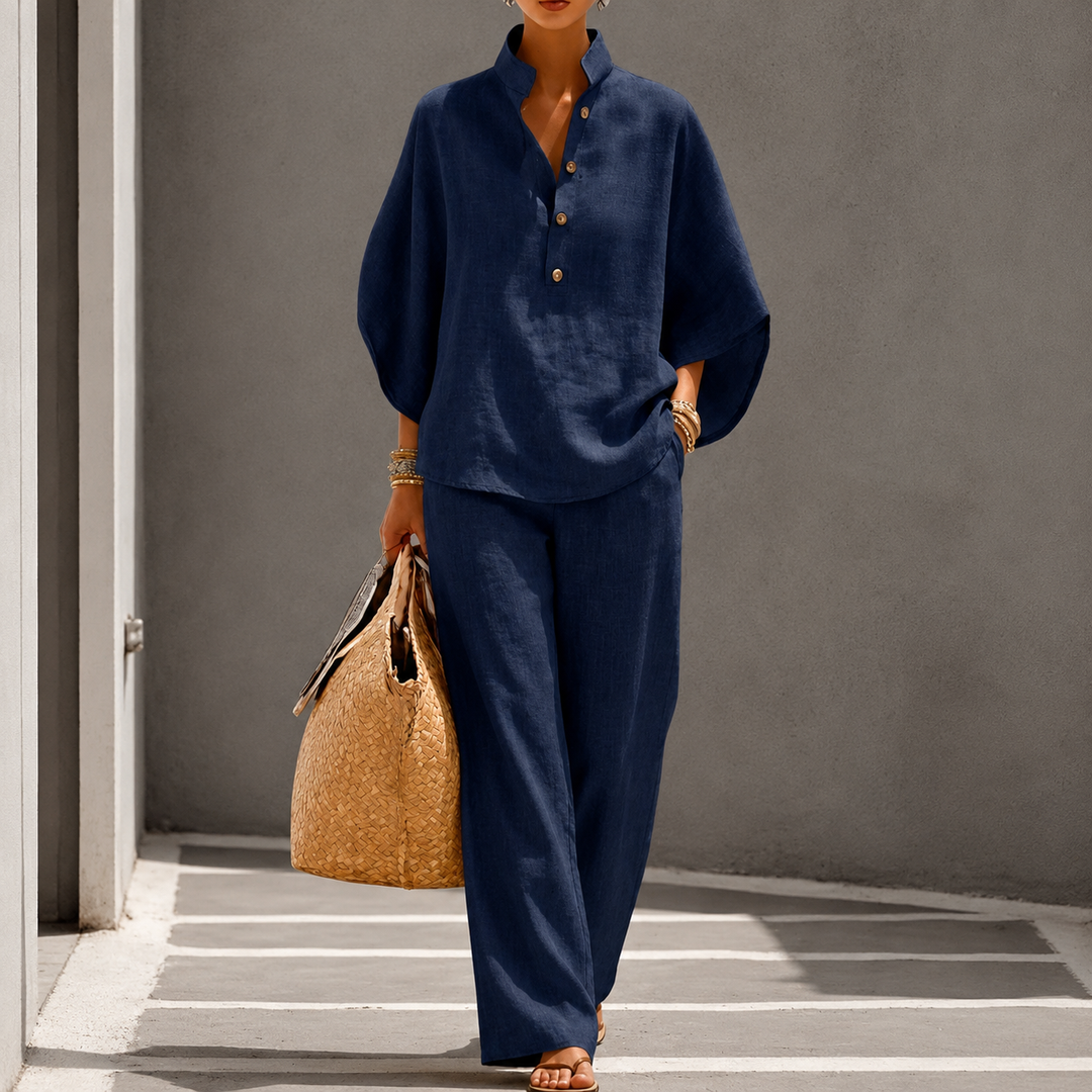 Comfortable women's two-piece set with a relaxed fit blouse & stylish wide-leg trousers for everyday wear.