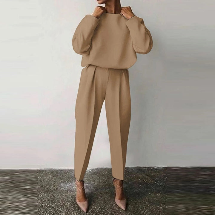 Stylish women's two-piece set for versatile business casual and elegant everyday wear. Comfortable & chic.
