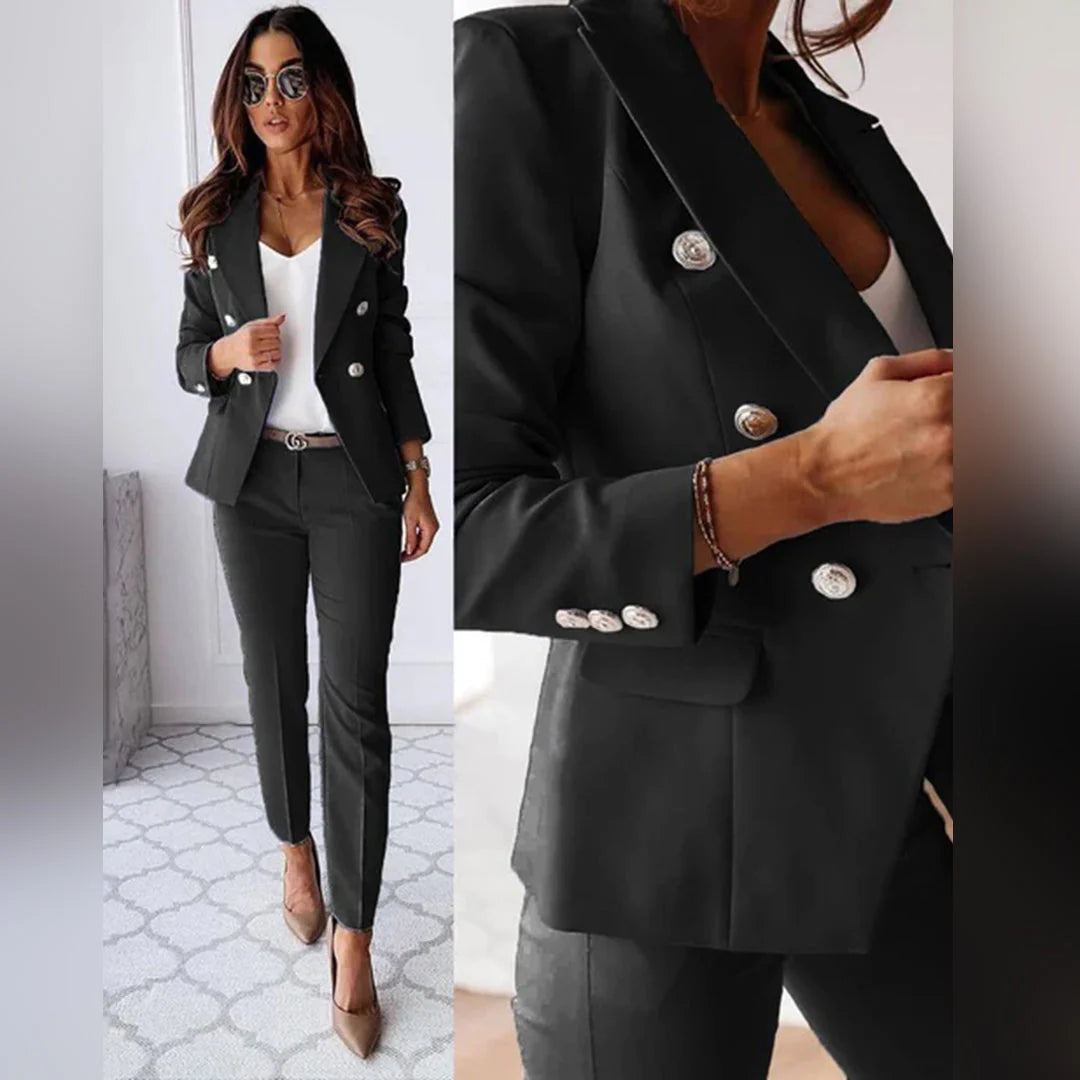 Stylish women's blazer & pants set in a professional, elegant design. Perfect for office wear or events.