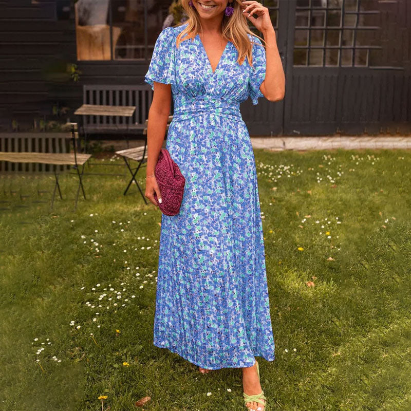 Fashionable women's V-neck maxi dress, an elegant and comfortable choice for summer fashion.