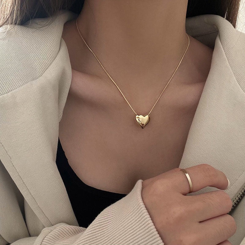 Elegant women's white pearl lariat necklace with gold chain, perfect fashion jewelry gift for her.