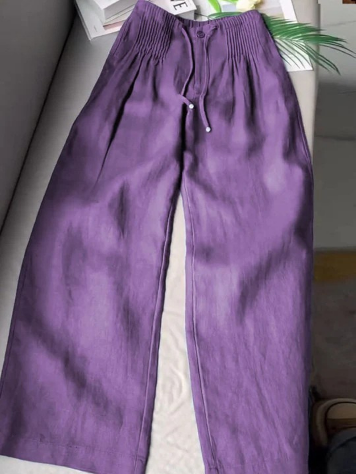 Chic women's cotton blend wide-leg trousers, combining comfort, versatility, and an elegant relaxed style.
