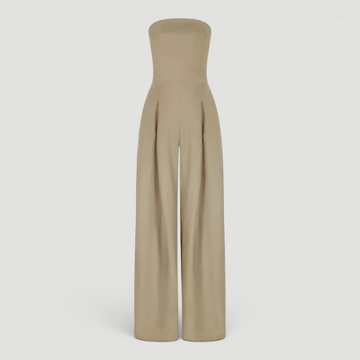 Comfortable wide-leg strapless jumpsuit for women, a chic and elegant choice for any fashion event.