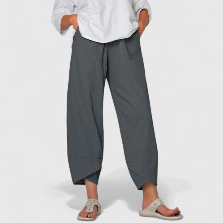 Elegant women's wide-leg trousers, perfect for a chic and comfortable look.
