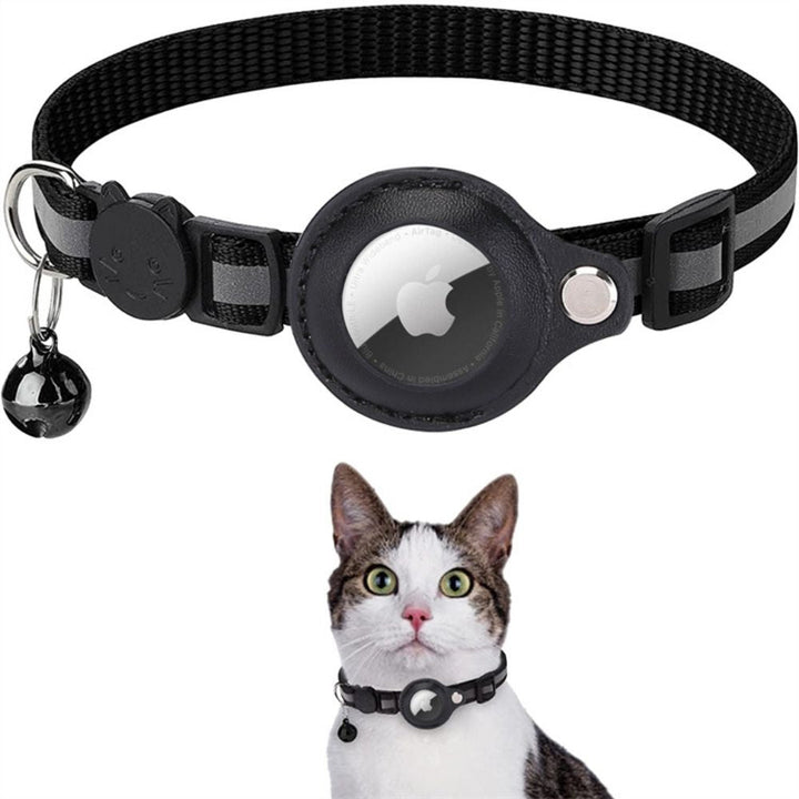Feline Reflective GPS Safety Collar for cats, high-visibility, adjustable, quick release.
