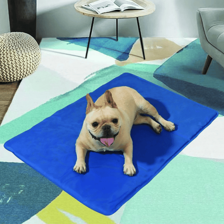 Water-resistant dog cooling mat, easy-to-clean gel pad for summer pet comfort & heat relief.