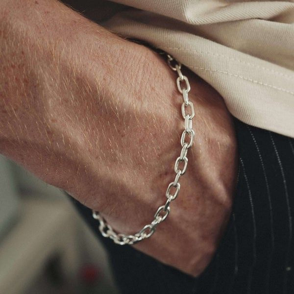 Gold chunky chain bracelet for women, a bold statement fashion accessory.