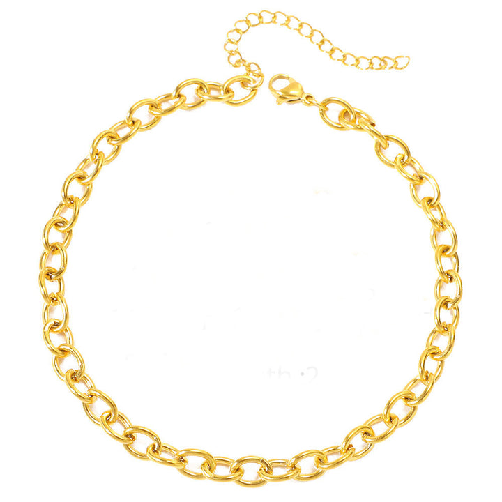 Bold women's chunky chain bracelet, an elegant fashion accessory for any occasion.