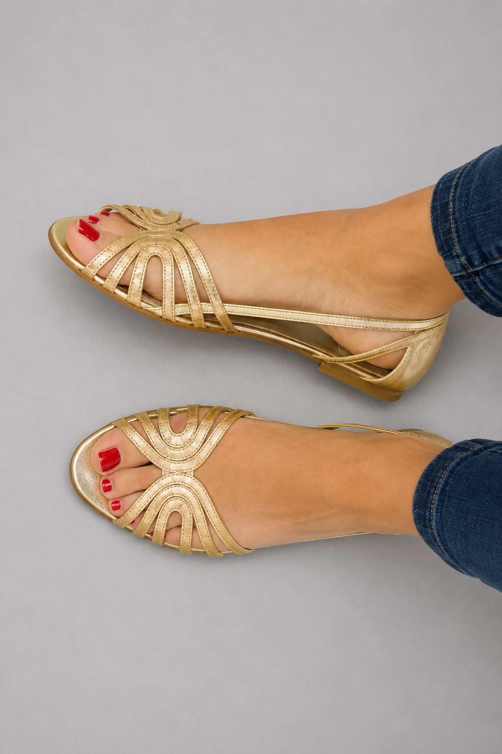 Fashionable golden slip-on sandals, women's comfortable summer shoes, perfect for warm weather and everyday wear.