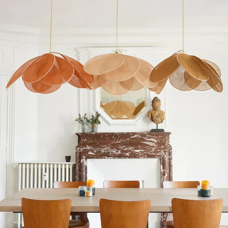 Decorative boho pendant light, hand-woven floral design. Adds a natural and atmospheric glow to any room.