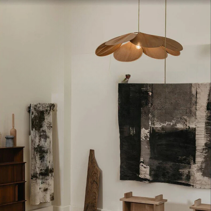 Natural design floral ceiling light, hand-woven pendant lamp. Provides decorative and atmospheric lighting for home.