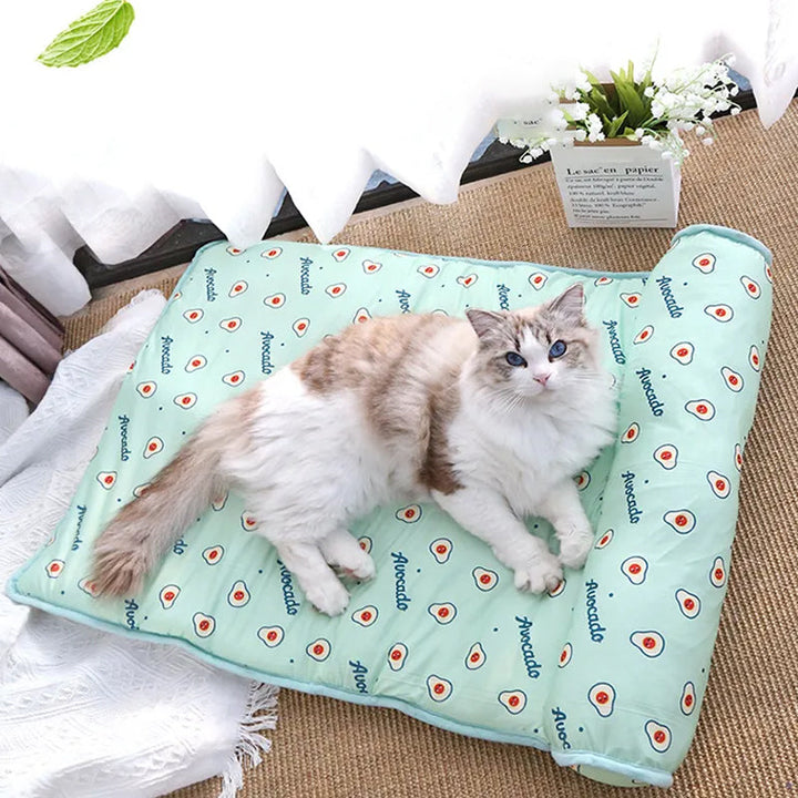 Durable ice silk cooling mat, a comfy bed for dogs, cats, puppies & kittens.