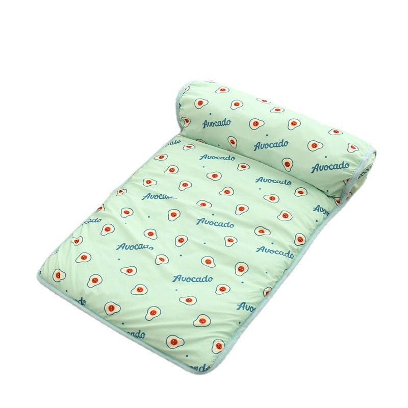 Breathable ice silk pet mat, keeping dogs & cats cool and comfortable.