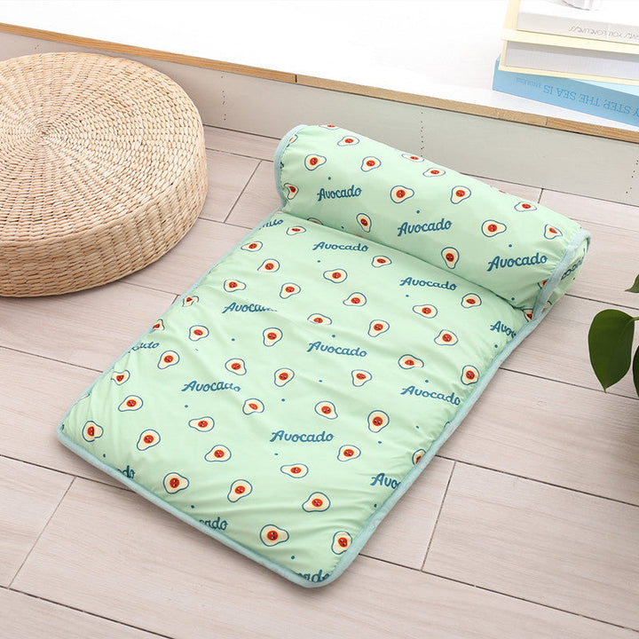 Summer pet bed: Ice silk cooling mat for dogs and cats, ensuring cool relaxation.