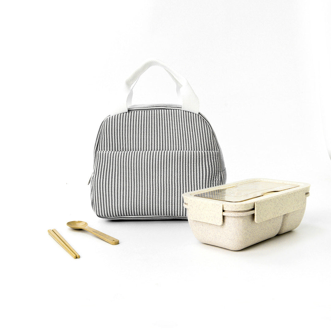 Stylish portable lunch bag with advanced insulation keeps your meals fresh & delicious all day.